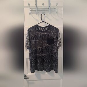 Air Jordan Black & White Men T-shirt Size Large with front chest pocket